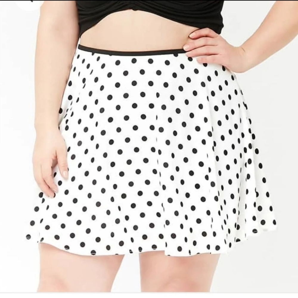 1x|Forever 21 Plus Polka Dot Mini Skirt